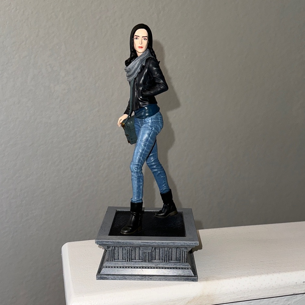 Diamond Select Toys Marvel Gallery: Jessica Jones Netflix TV PVC Vinyl Figure